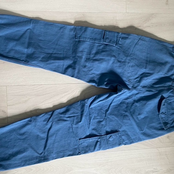 Guess Cargo Pants - Picture 2 of 3
